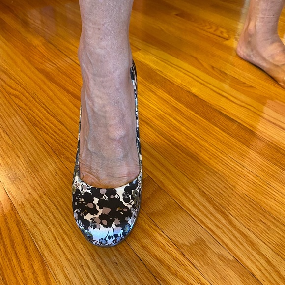 Nine West pump - Picture 7 of 8